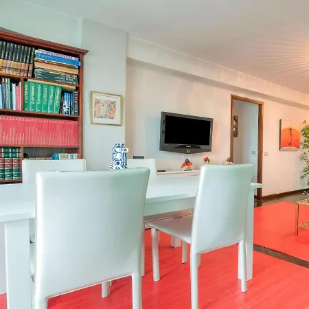 Apartment Belvilla By Oyo Apartamento Avenida Rosal A